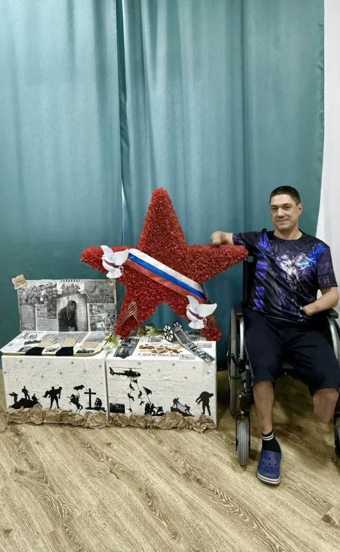 Рубрика "Наши таланты". Денис Карпаков — житель отделения № 1 пансионата, чья история вдохновляет и показывает, что сила воли и поддержка способны творить чудеса Рубрика "Наши таланты". Денис Карпаков — житель отделения № 1 пансионата, чья история вдохновляет и показывает, что сила воли и поддержка способны творить чудеса