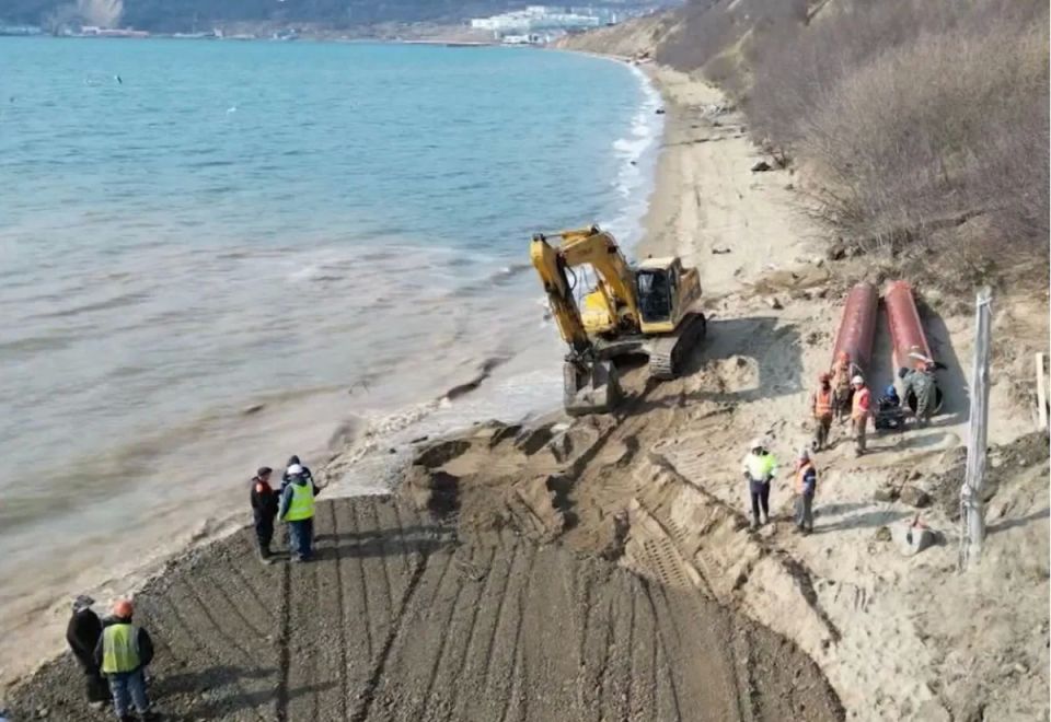 Для защиты берега бухты Нагаева в Магадане строят стену длиной почти 1,7 км Для защиты берега бухты Нагаева в Магадане строят стену длиной почти 1,7 км