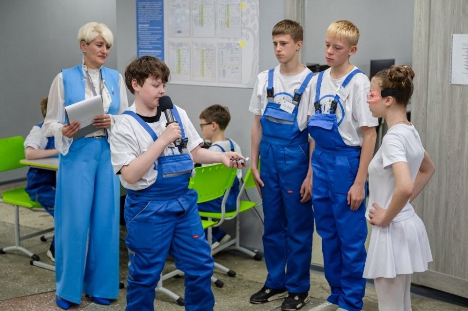 В колымской столице на базе Центра дополнительного образования детей «IT-куб» в школе № 15 открылся первый в регионе космический класс В колымской столице на базе Центра дополнительного образования детей «IT-куб» в школе № 15 открылся первый в регионе космический класс