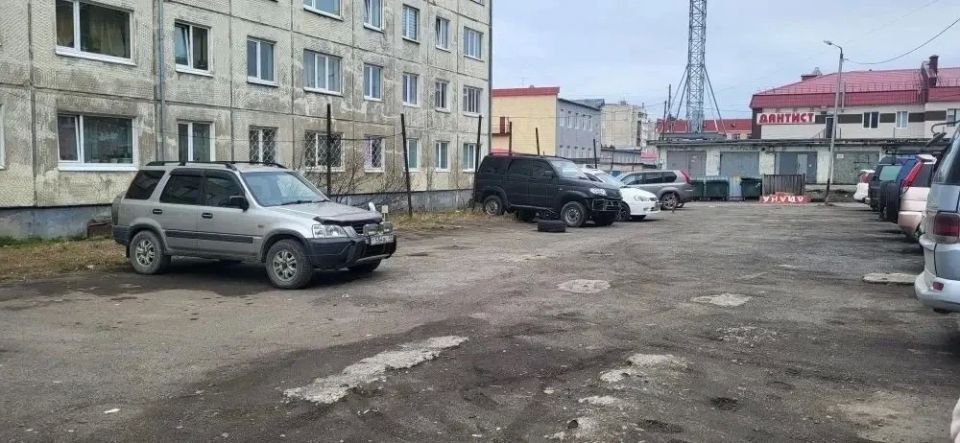 Павел Безменов провел рабочую встречу с жителями домов 17 и 19 по улице Транспортной Павел Безменов провел рабочую встречу с жителями домов 17 и 19 по улице Транспортной