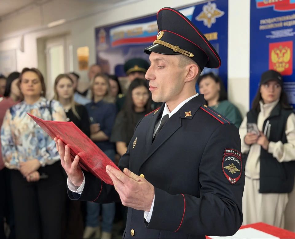 Слушатели Центра профессиональной подготовки УМВД России по Магаданской области приняли Присягу Слушатели Центра профессиональной подготовки УМВД России по Магаданской области приняли Присягу
