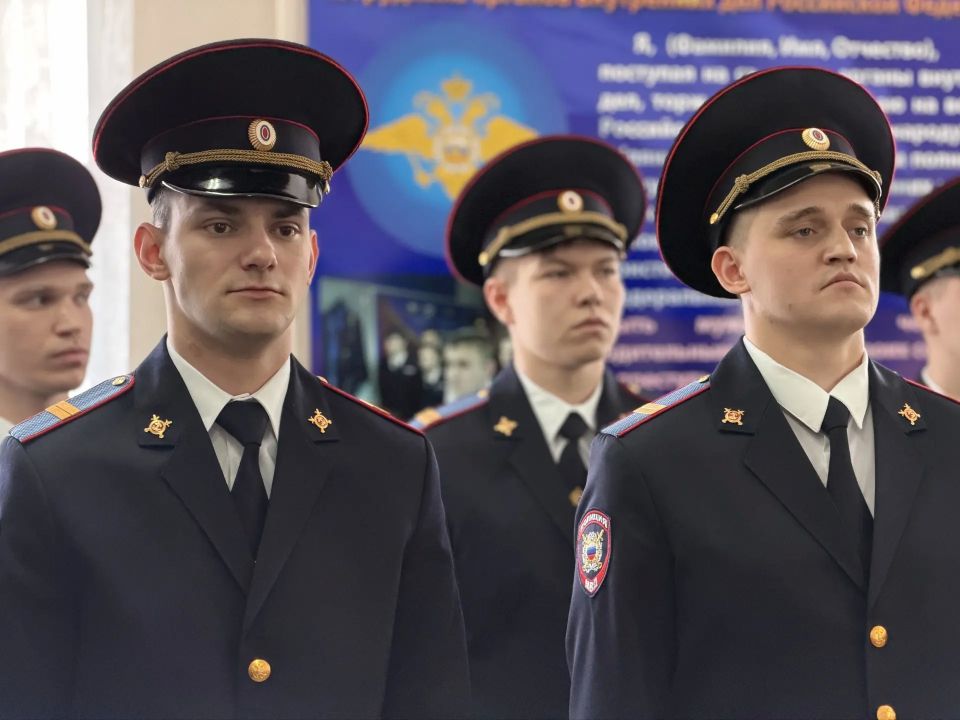 Слушатели Центра профессиональной подготовки УМВД России по Магаданской области приняли Присягу Слушатели Центра профессиональной подготовки УМВД России по Магаданской области приняли Присягу