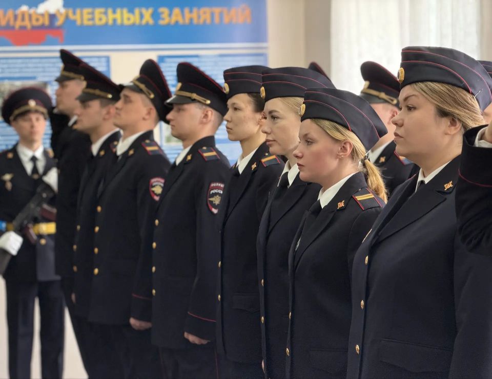 Слушатели Центра профессиональной подготовки УМВД России по Магаданской области приняли Присягу Слушатели Центра профессиональной подготовки УМВД России по Магаданской области приняли Присягу