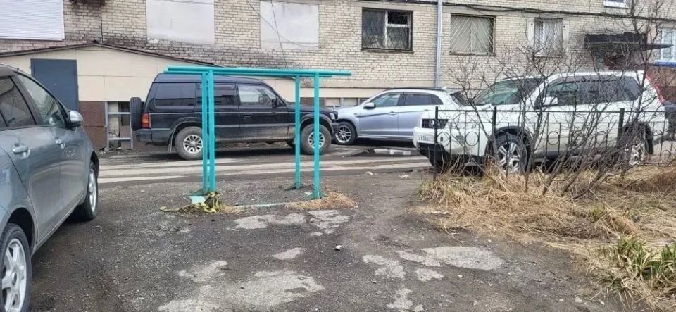 Павел Безменов провел рабочую встречу с жителями домов 17 и 19 по улице Транспортной Павел Безменов провел рабочую встречу с жителями домов 17 и 19 по улице Транспортной