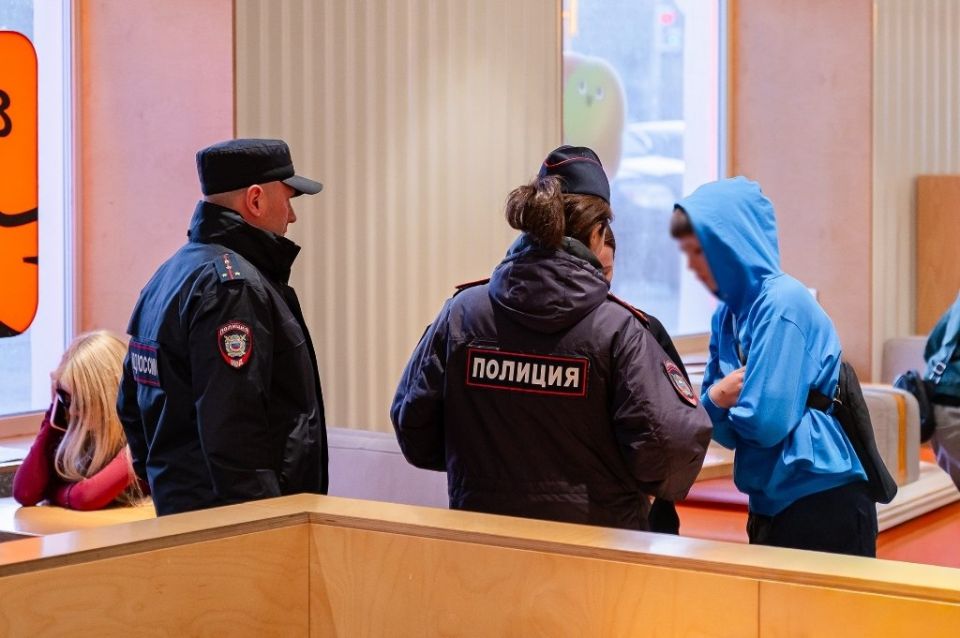 Комиссия по делам несовершеннолетних и защите их прав (КПДН) совместно с общественной палатой города и сотрудниками полиции провела рейдовое мероприятие Комиссия по делам несовершеннолетних и защите их прав (КПДН) совместно с общественной палатой города и сотрудниками полиции провела рейдовое мероприятие