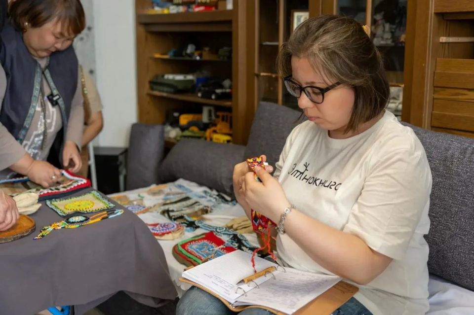 В Магаданской области продолжается реализация проекта «Этнокнига» В Магаданской области продолжается реализация проекта «Этнокнига»
