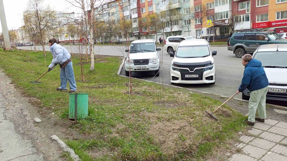 В преддверии Дня России в разных регионах России традиционно проходят субботники, направленные на благоустройство территорий, наведение порядка и подготовку к празднованию В преддверии Дня России в разных регионах России традиционно проходят субботники, направленные на благоустройство территорий, наведение порядка и подготовку к празднованию