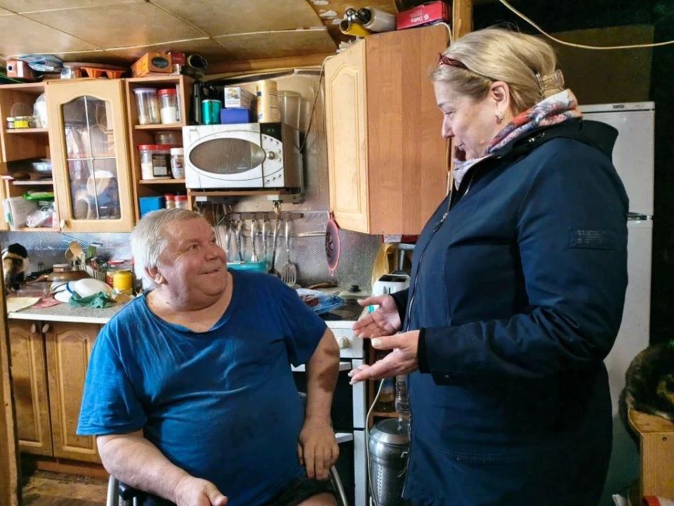 От родниковой воды до поиска паспорта: будни социального работника в Магаданской области От родниковой воды до поиска паспорта: будни социального работника в Магаданской области
