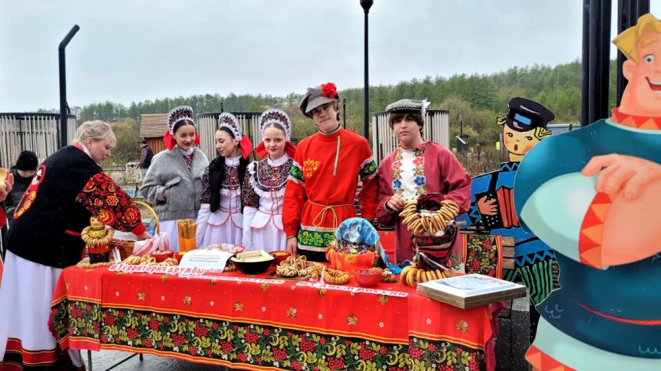 Колымчане отметили День России Колымчане отметили День России