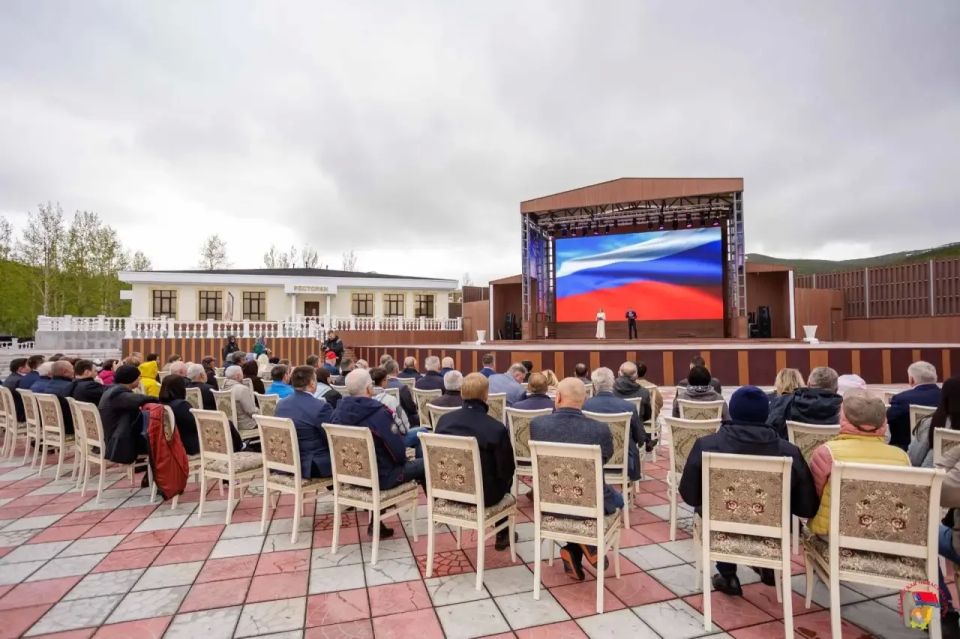 Сергей Смирнов и Петр Бурмистров приняли участие в открытии обновлённого санатория «Талая» Сергей Смирнов и Петр Бурмистров приняли участие в открытии обновлённого санатория «Талая»