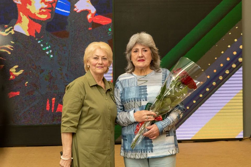 Встреча с членом СПЧ Юлией Белеховой и награждение матерей Героев СВО прошли в Магадане Встреча с членом СПЧ Юлией Белеховой и награждение матерей Героев СВО прошли в Магадане