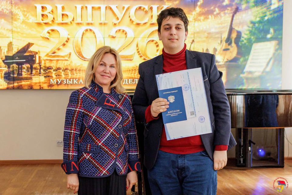 В Магаданском колледже искусств состоялся последний звонок для студентов музыкального отделения В Магаданском колледже искусств состоялся последний звонок для студентов музыкального отделения