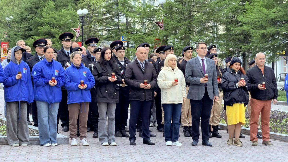 В Магадане прошла международная акция «Свеча памяти» В Магадане прошла международная акция «Свеча памяти»