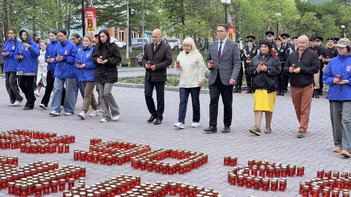 В Магадане прошла международная акция «Свеча памяти» В Магадане прошла международная акция «Свеча памяти»