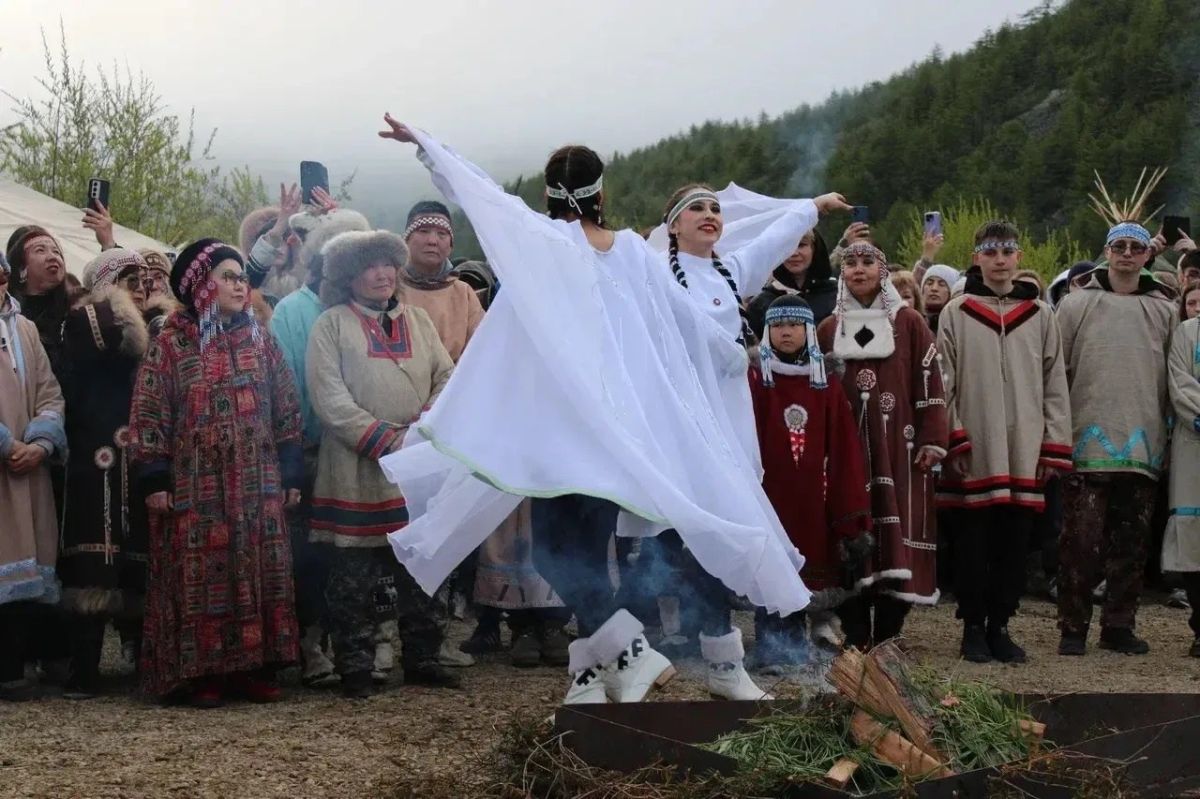 Уха на 300 литров и танцы у костра: Магадан отметил Хэбденек