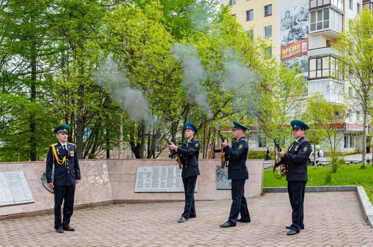 Память Героев Великой Отечественной войны почтили в Магадане Память Героев Великой Отечественной войны почтили в Магадане