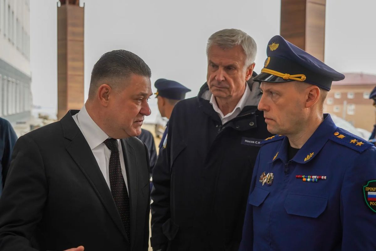 Сергей Носов: Магаданскую область с рабочим визитом посетил Заместитель Генерального прокурора Российской Федерации Виктор Мельник Сергей Носов: Магаданскую область с рабочим визитом посетил Заместитель Генерального прокурора Российской Федерации Виктор Мельник