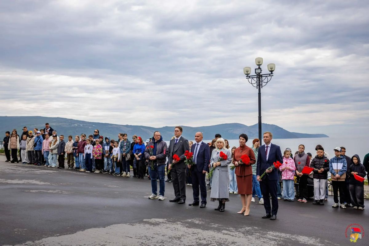 В 97-ю годовщину основания Магадана, горожане объединились, чтобы осмыслить уникальный путь, который прошла колымская столица: от первой палатки на берегу необитаемой бухты до статуса «Город трудовой доблести» В 97-ю годовщину основания Магадана, горожане объединились, чтобы осмыслить уникальный путь, который прошла колымская столица: от первой палатки на берегу необитаемой бухты до статуса «Город трудовой доблести»