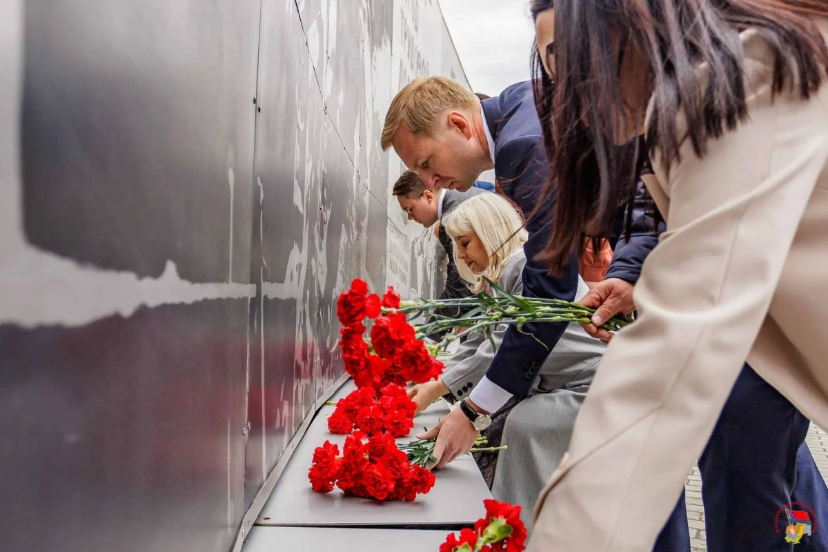 В 97-ю годовщину основания Магадана, горожане объединились, чтобы осмыслить уникальный путь, который прошла колымская столица: от первой палатки на берегу необитаемой бухты до статуса «Город трудовой доблести» В 97-ю годовщину основания Магадана, горожане объединились, чтобы осмыслить уникальный путь, который прошла колымская столица: от первой палатки на берегу необитаемой бухты до статуса «Город трудовой доблести»