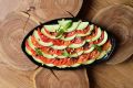 Нежное карпаччо: авокадо и томаты в фокусе вкуса
