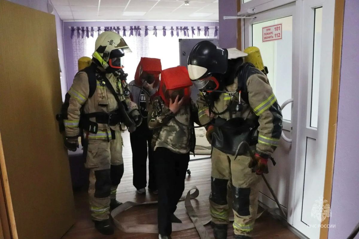 Обеспечение безопасности детей во время летнего отдыха – первостепенная задача МЧС России Обеспечение безопасности детей во время летнего отдыха – первостепенная задача МЧС России