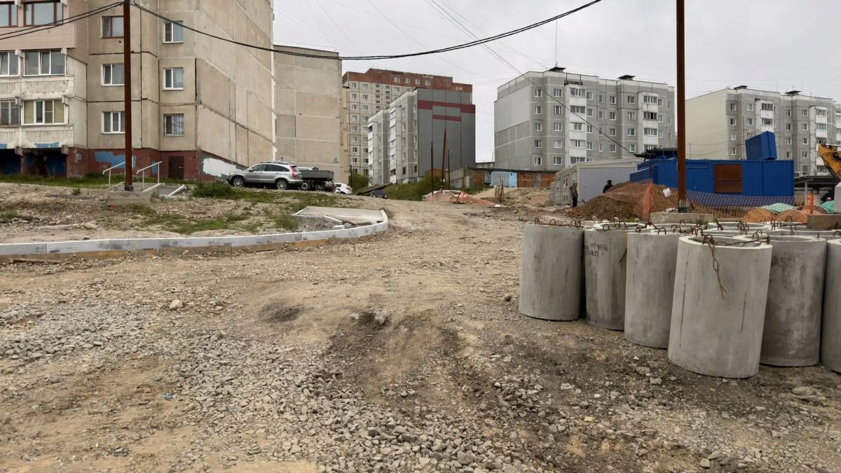 Сергей Смирнов оценил ход ремонта на улице Октябрьской: жители получат новые парковки и выход к Приморской Сергей Смирнов оценил ход ремонта на улице Октябрьской: жители получат новые парковки и выход к Приморской