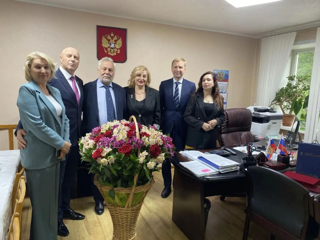 Председатель Собрания представителей Хасынского муниципального округа Иван Тейхриб отмечает 75-летие Председатель Собрания представителей Хасынского муниципального округа Иван Тейхриб отмечает 75-летие