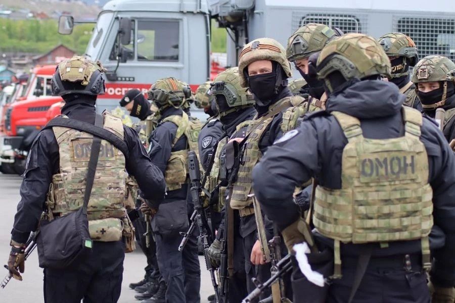 Росгвардия приняла участие в масштабном тактико-специальном учении на Колыме Росгвардия приняла участие в масштабном тактико-специальном учении на Колыме