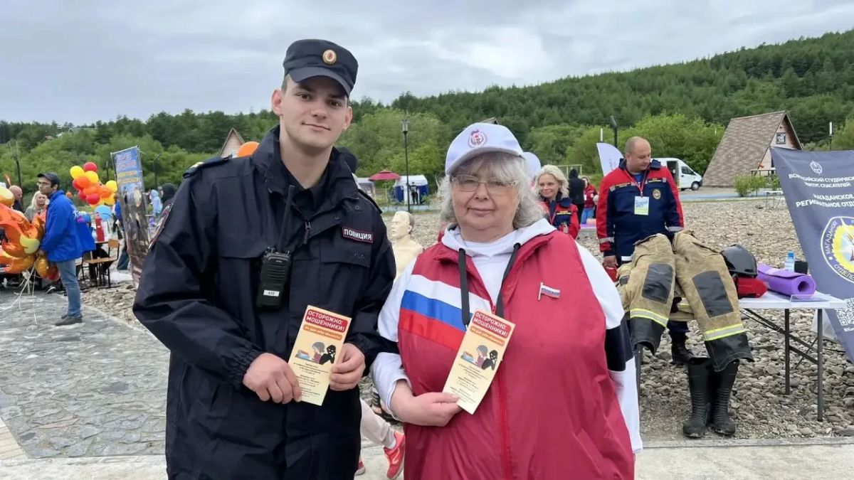 Полицейские в Магадане обеспечили правопорядок во время фестиваля «Добрый фест» Полицейские в Магадане обеспечили правопорядок во время фестиваля «Добрый фест»