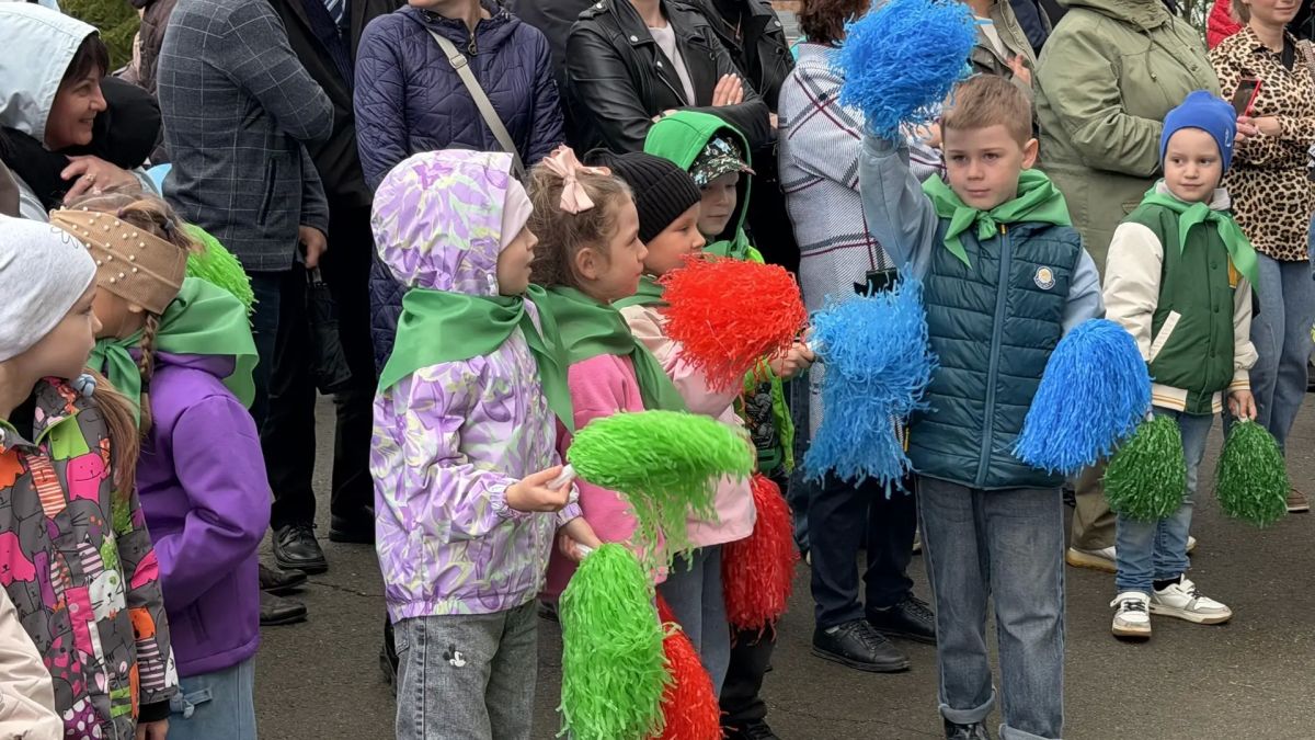Городская акция «Дни микрорайонов: Магадан — наш общий дом» прошла на территории школы № 21 Городская акция «Дни микрорайонов: Магадан — наш общий дом» прошла на территории школы № 21