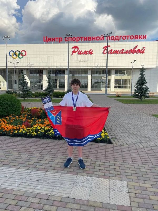 Артём Гальчин: дважды серебряный призер первенства России по плаванию С 15 по 19 июля в Уфе состоялось первенство России по плаванию среди юношей и девушек 14-15 лет. Соревнования, прошедшие в рамках госпрограммы «Спорт... Артём Гальчин: дважды серебряный призер первенства России по плаванию С 15 по 19 июля в Уфе состоялось первенство России по плаванию среди юношей и девушек 14-15 лет. Соревнования, прошедшие в рамках госпрограммы «Спорт...