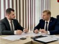 Сегодня вместе с коллегами из министерства цифрового развития и связи Магаданской области провели рабочую встречу с директором Управления федеральной почтовой связи (УФПС) Магаданской области Антоном Погореловым