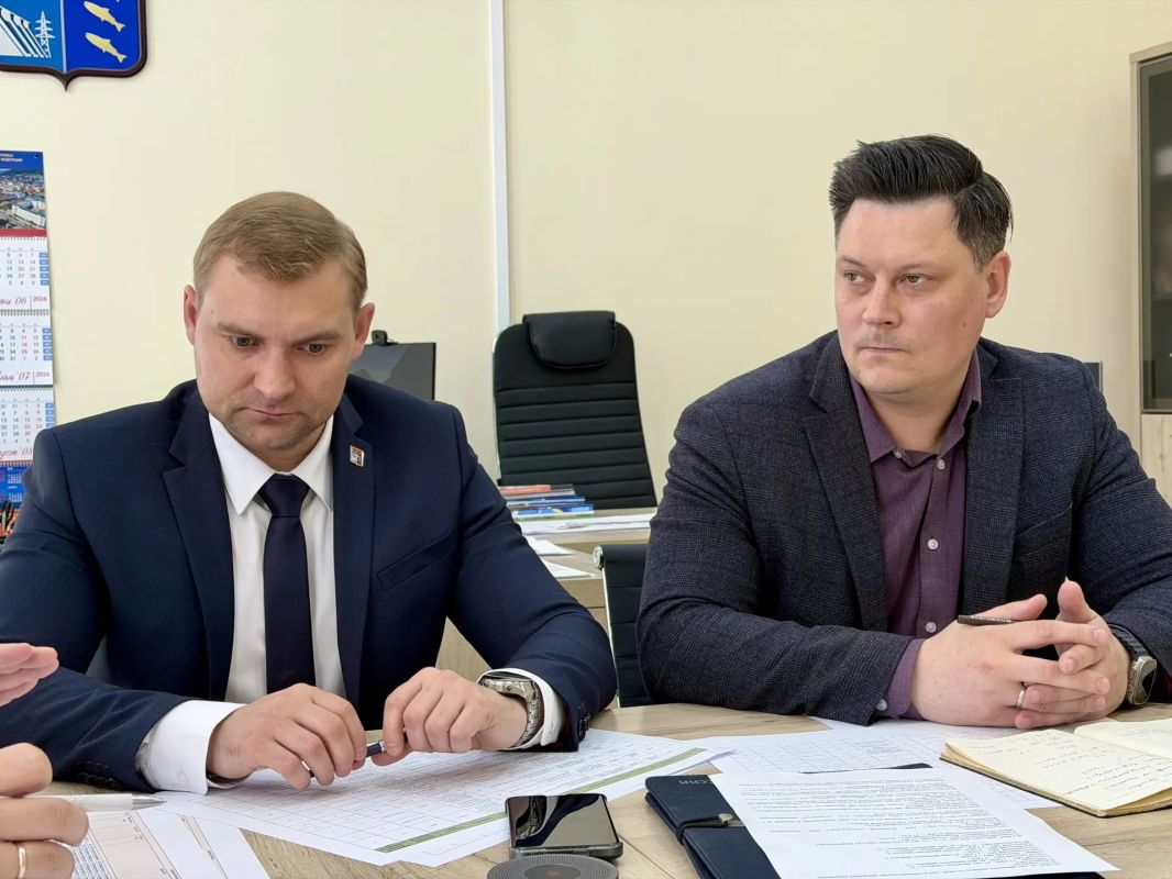 Сегодня вместе с коллегами из министерства цифрового развития и связи Магаданской области провели рабочую встречу с директором Управления федеральной почтовой связи (УФПС) Магаданской области Антоном Погореловым Сегодня вместе с коллегами из министерства цифрового развития и связи Магаданской области провели рабочую встречу с директором Управления федеральной почтовой связи (УФПС) Магаданской области Антоном Погореловым
