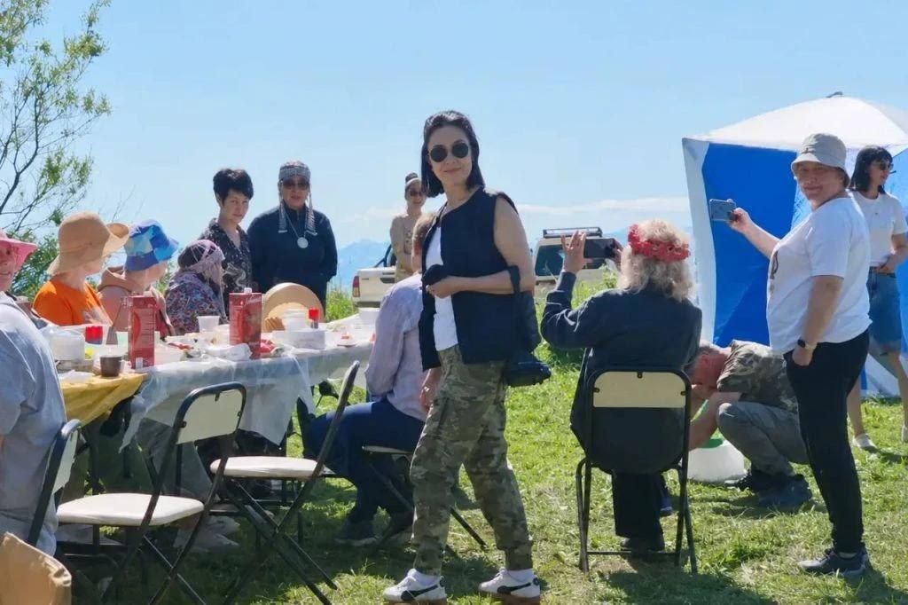 На берегу Охотского моря пошла встреча колымских ветеранов На берегу Охотского моря пошла встреча колымских ветеранов