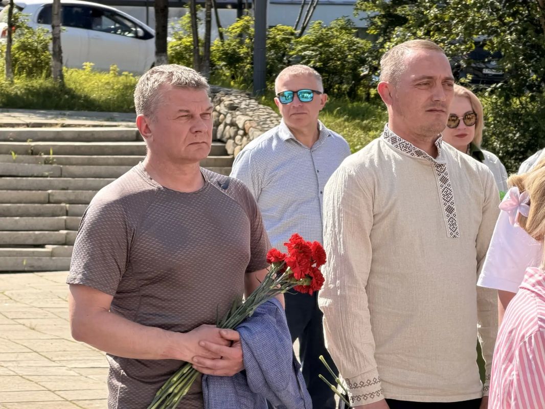 «Белые ангелы»: в Магадане почтили память детей — жертв войны в Донбассе «Белые ангелы»: в Магадане почтили память детей — жертв войны в Донбассе