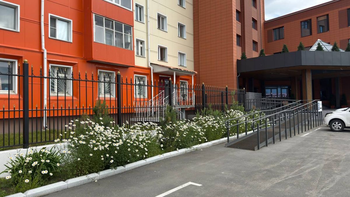 Лариса Поликанова: В прошлом году я начала объезды по городу и знакомство с нашими предпринимателями — смотрела, как выглядят территории возле магазинов, кафе, разных торговых точек Лариса Поликанова: В прошлом году я начала объезды по городу и знакомство с нашими предпринимателями — смотрела, как выглядят территории возле магазинов, кафе, разных торговых точек