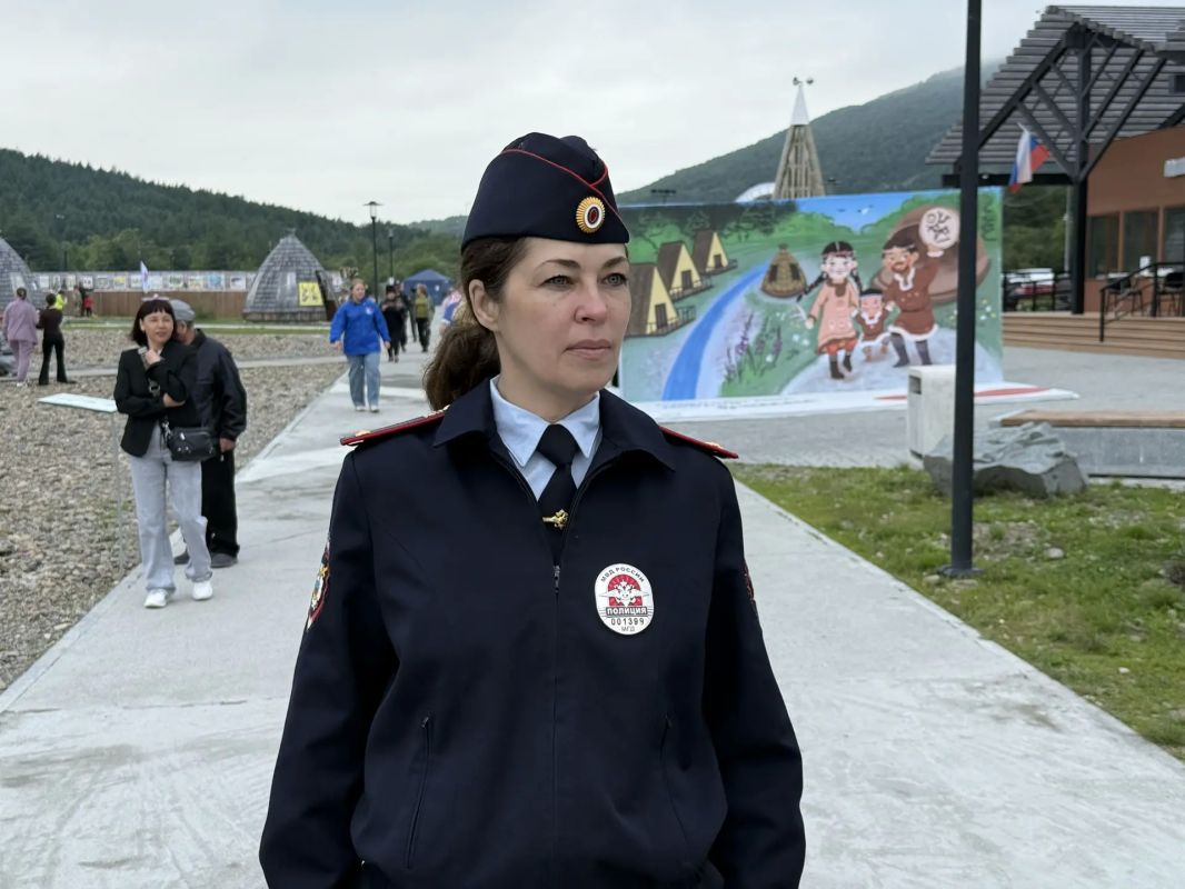 Полицейские Магадана обеспечили правопорядок на этнофестивале «Секреты северного мастерства» Полицейские Магадана обеспечили правопорядок на этнофестивале «Секреты северного мастерства»