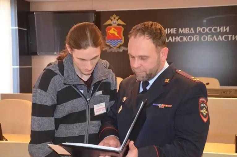 В УМВД России по Магаданской области проводили на заслуженный отдых заместителя начальника полиции Максима Хаперского В УМВД России по Магаданской области проводили на заслуженный отдых заместителя начальника полиции Максима Хаперского