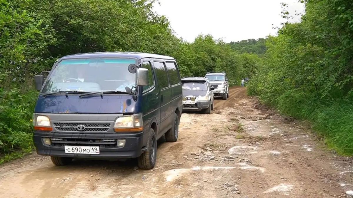 В Магадане отсыпали дорогу на военный пирс