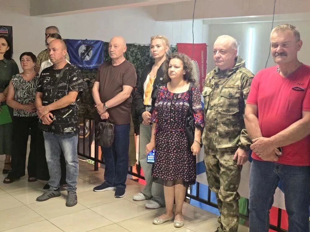 В Донецке в рамках проекта «Солдатская библиотека» состоялся литературно-музыкальный вечер В Донецке в рамках проекта «Солдатская библиотека» состоялся литературно-музыкальный вечер