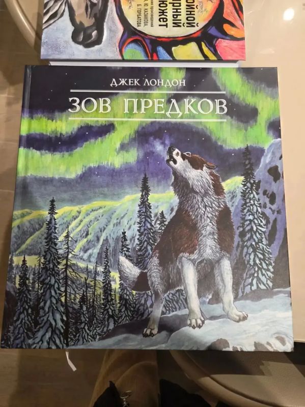 Книжки с северным характером: «Молодая Гвардия» поздравила детскую библиотеку с открытием нового пространства Книжки с северным характером: «Молодая Гвардия» поздравила детскую библиотеку с открытием нового пространства