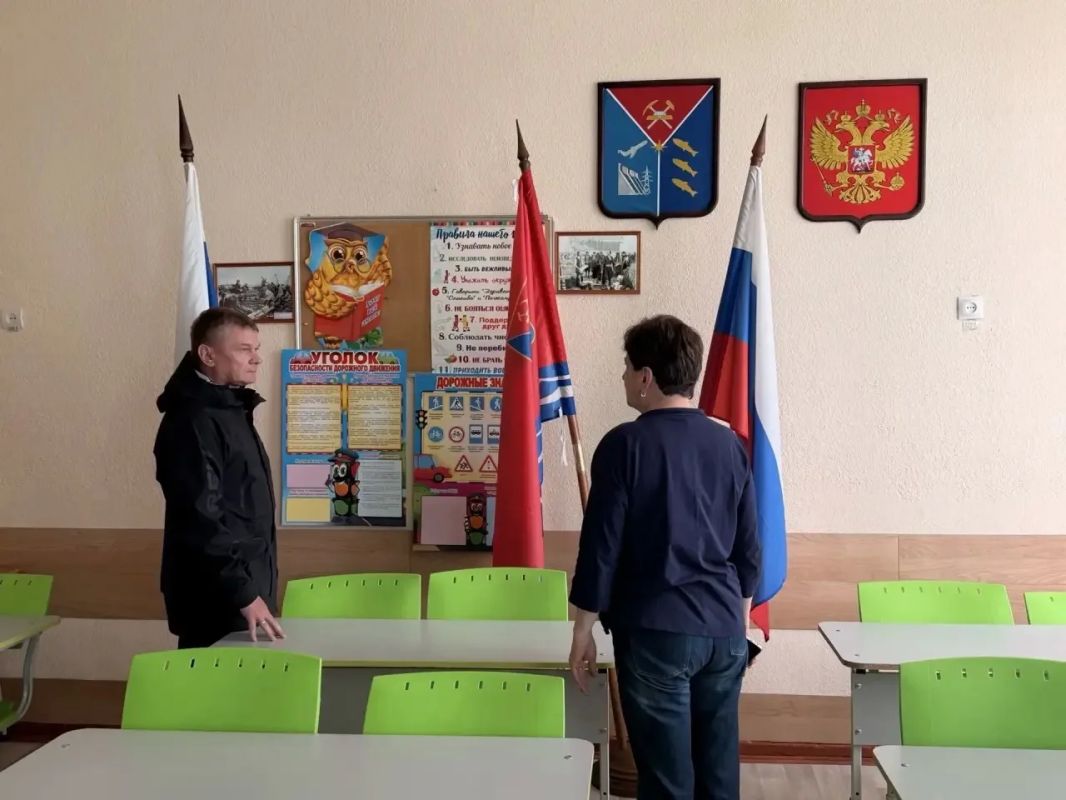 Сергей Смирнов проверил готовность школы №21 к новому учебному году Сергей Смирнов проверил готовность школы №21 к новому учебному году