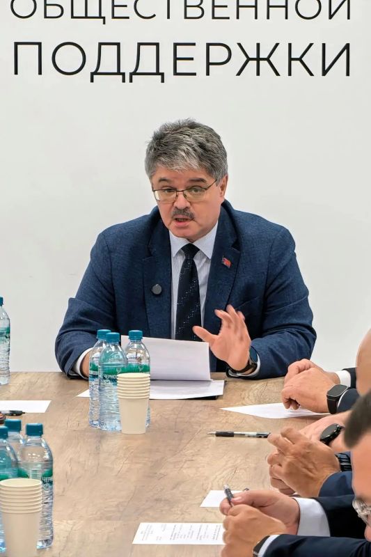 Депутаты «Единой России» обсудили отмену платы за горячее питание в школах и объявили сбор подписей в поддержку инициативы Депутаты «Единой России» обсудили отмену платы за горячее питание в школах и объявили сбор подписей в поддержку инициативы