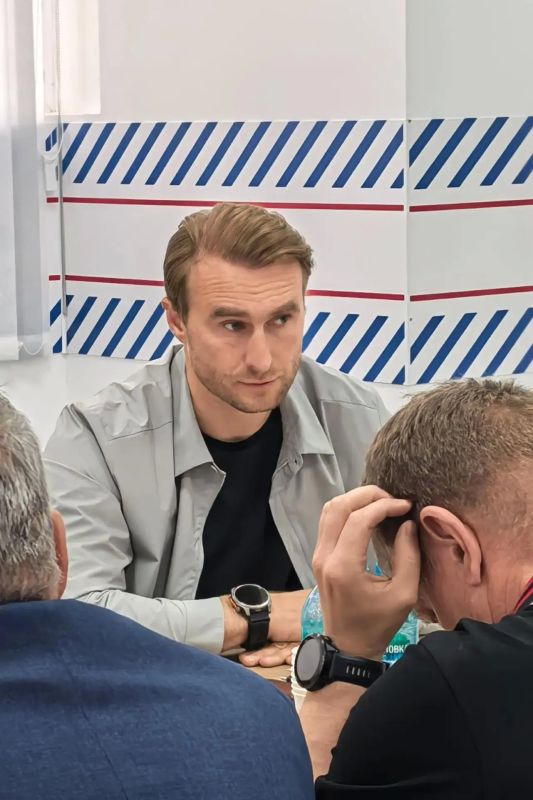 Депутаты «Единой России» обсудили отмену платы за горячее питание в школах и объявили сбор подписей в поддержку инициативы Депутаты «Единой России» обсудили отмену платы за горячее питание в школах и объявили сбор подписей в поддержку инициативы