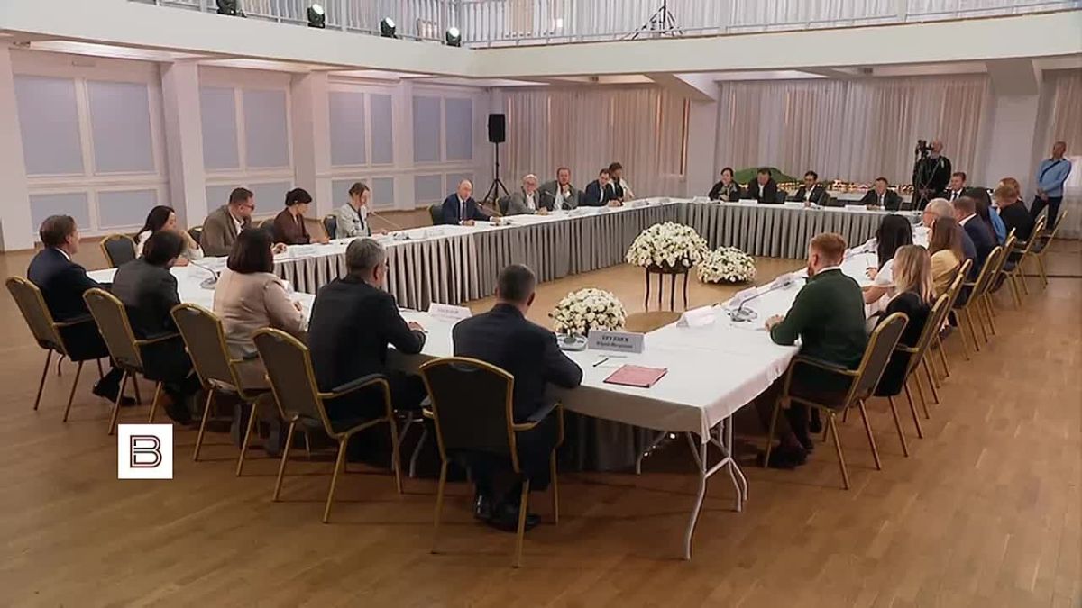 "Чиновников, как правило, все ругают