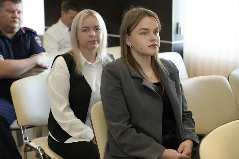 Полицейским Колымы вручили первые офицерские погоны Полицейским Колымы вручили первые офицерские погоны