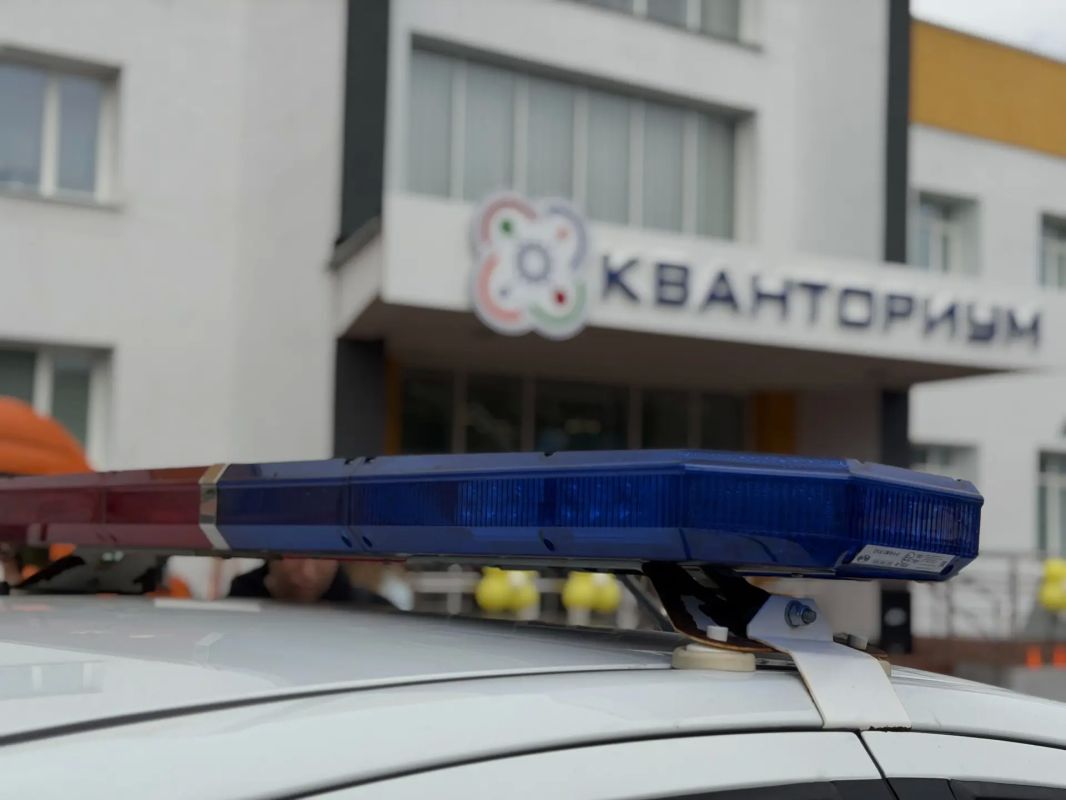 Старший инспектор отделения пропаганды БДД Госавтоинспекции регионального УМВД Анастасия Кошкина рассказала о работе автоинспекторов и продемонстрировала оснащение служебного автомобиля Старший инспектор отделения пропаганды БДД Госавтоинспекции регионального УМВД Анастасия Кошкина рассказала о работе автоинспекторов и продемонстрировала оснащение служебного автомобиля