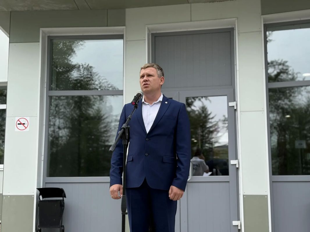 В Магадане полицейские и общественники провели для школьников познавательное мероприятие ко Дню Государственного флага Российской Федерации В Магадане полицейские и общественники провели для школьников познавательное мероприятие ко Дню Государственного флага Российской Федерации