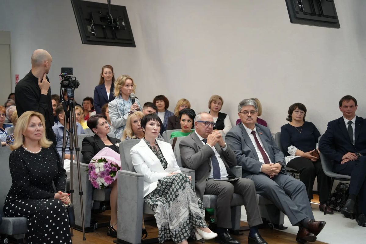 Лариса Поликанова: С 1 сентября более 6 тысяч магаданских школьников 5-11 классов будут обеспечены бесплатным горячим питанием Лариса Поликанова: С 1 сентября более 6 тысяч магаданских школьников 5-11 классов будут обеспечены бесплатным горячим питанием