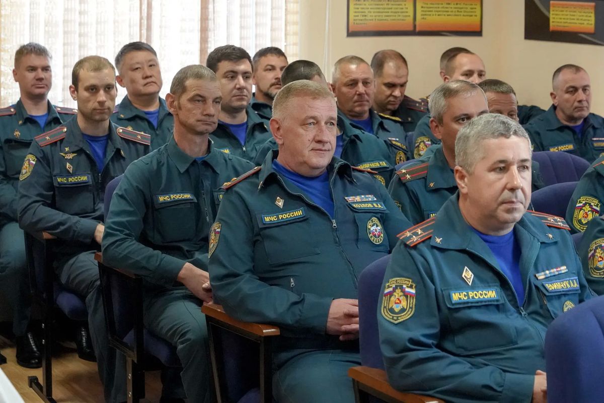 Сергей Носов: На встрече с личным составом ГУ МЧС России по Магаданской области обсудили работу ведомства и социально-экономическое развитие региона Сергей Носов: На встрече с личным составом ГУ МЧС России по Магаданской области обсудили работу ведомства и социально-экономическое развитие региона